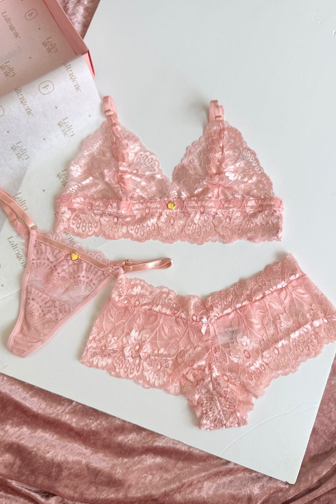 TRIO MIA CACHETERO + HILO