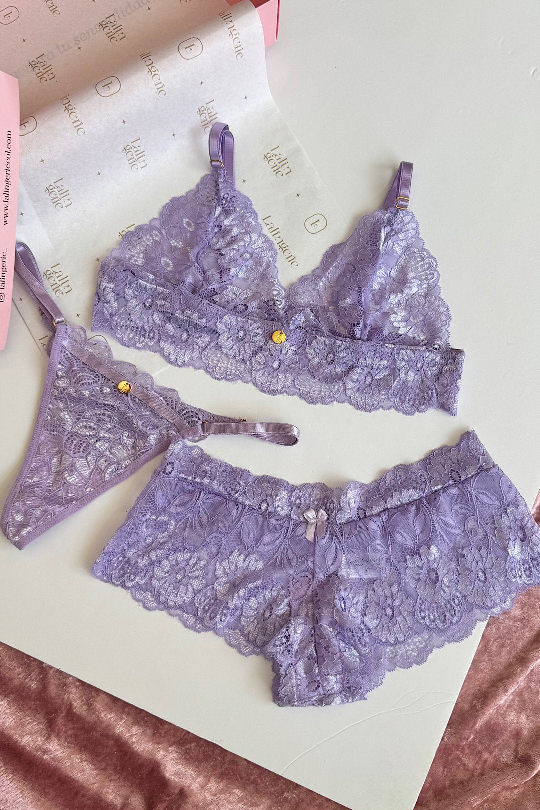 TRIO MIA CACHETERO + HILO