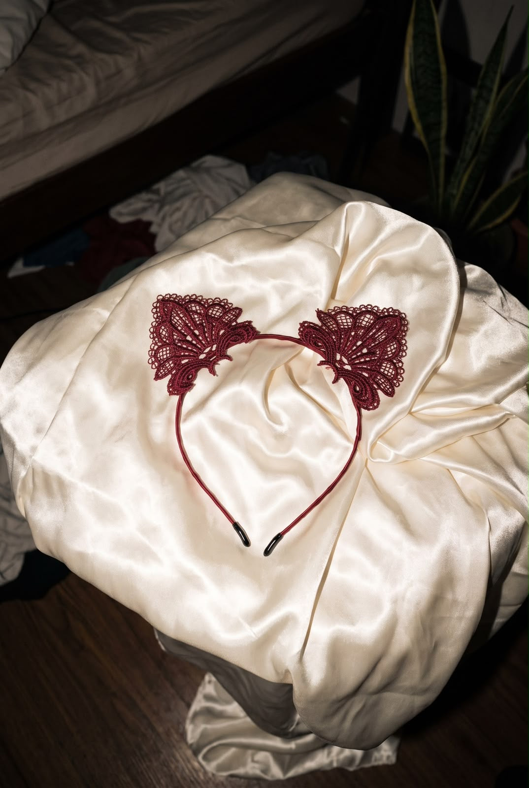 DIADEMA KITTY VINO