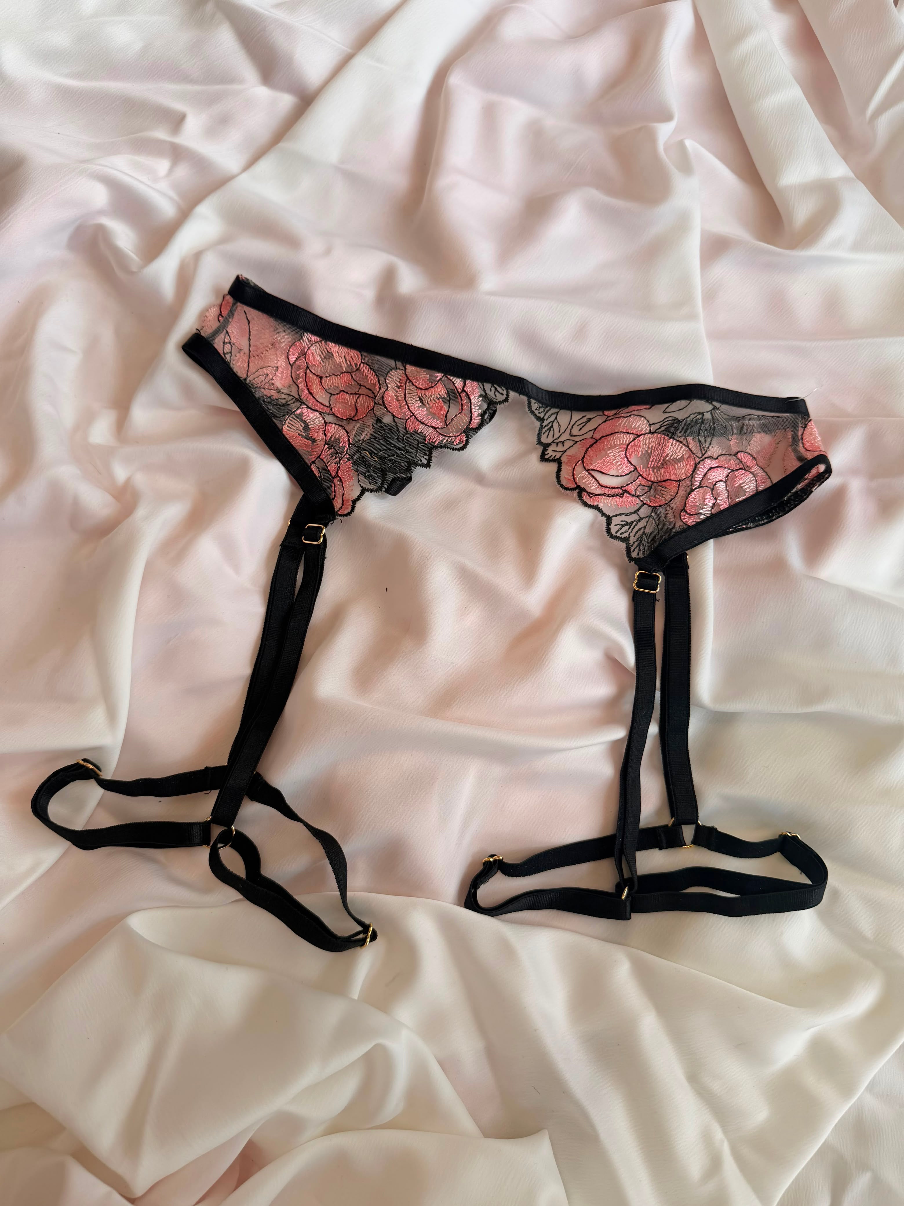 LIGUERO GRADUABLE FLORAL ROSA CON NEGRO