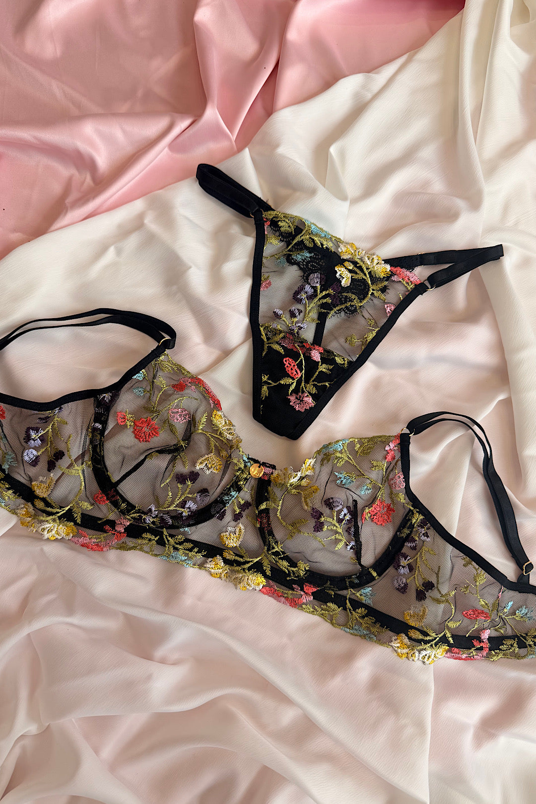 CONJUNTO GEMA ENCAJE NEGRO