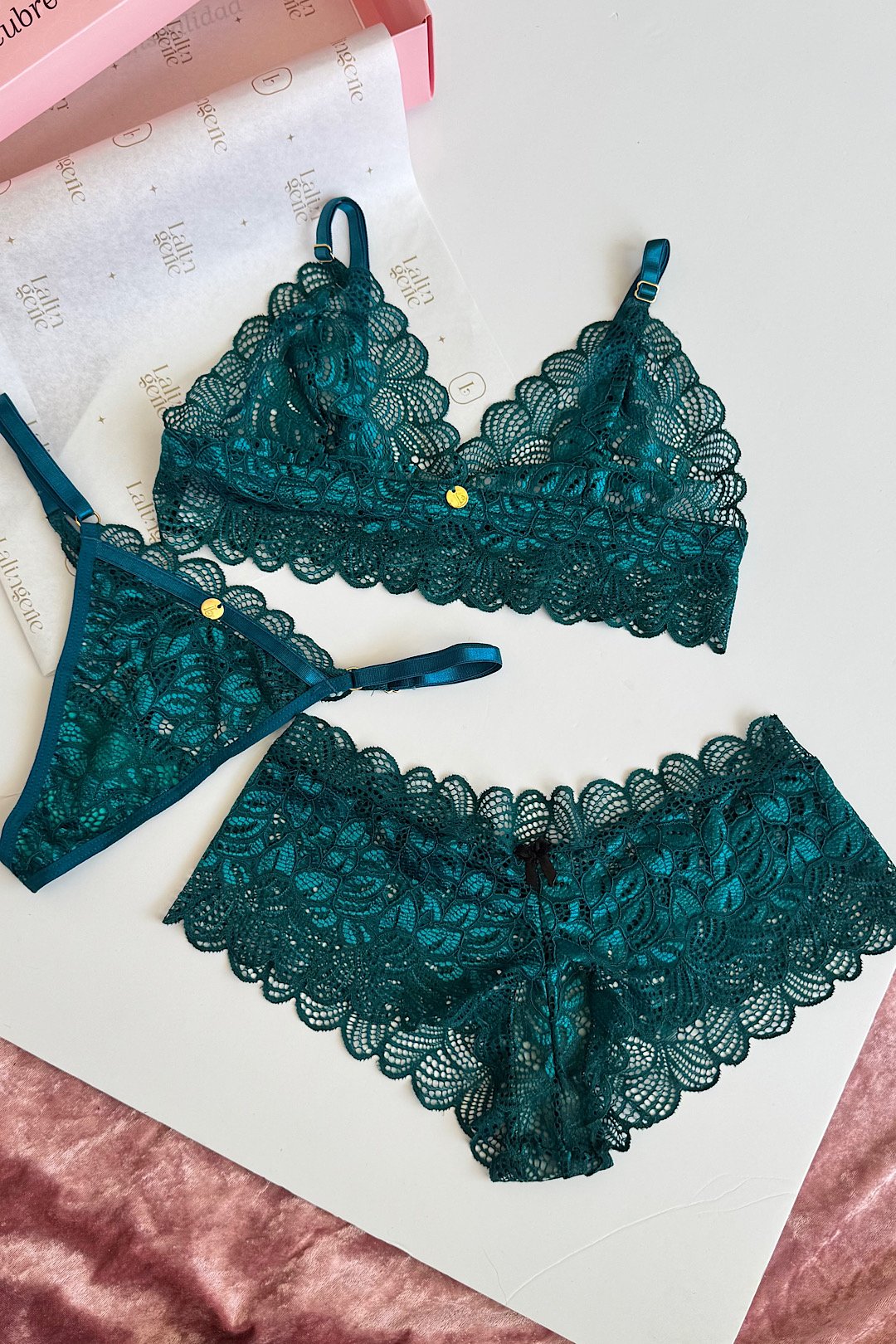 TRIO MIA CACHETERO + HILO