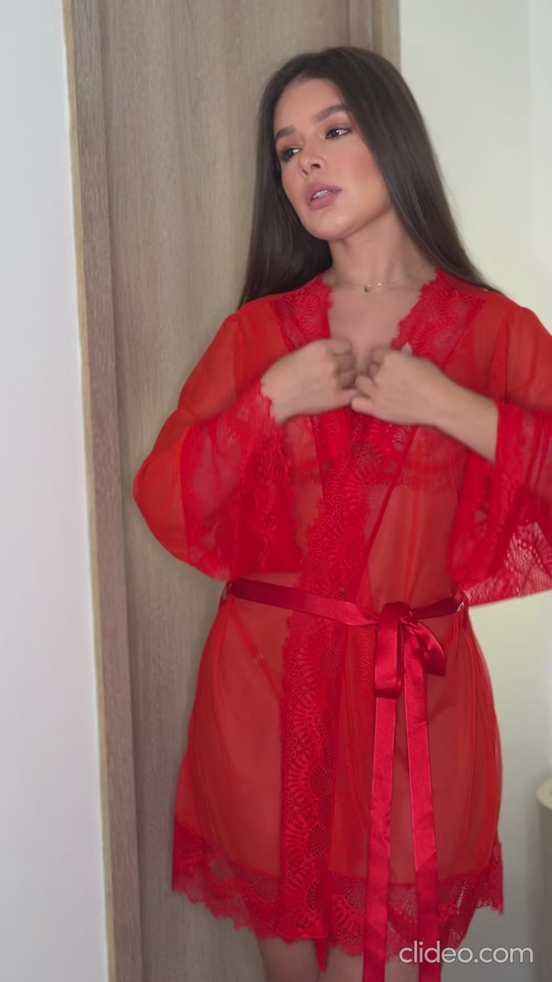 BATA ROJA CORTA TRANSPARENTE